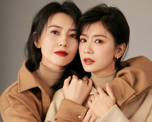 高圆圆贾静雯20年后再合作!梦回《倚天屠龙记》,合照就像双胞胎