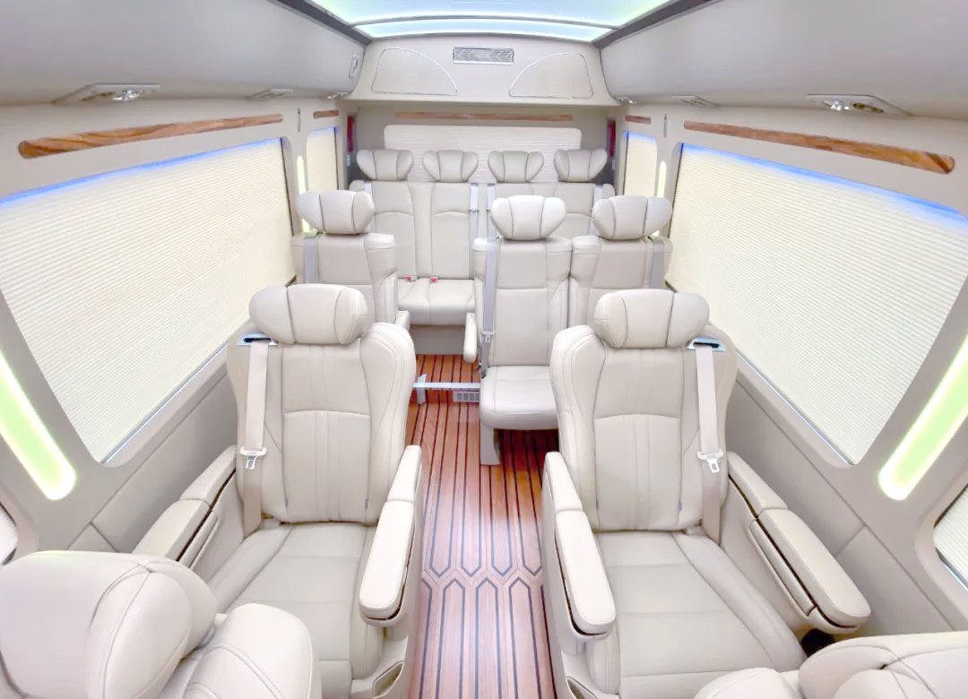 丰田考斯特15座:多功能,安全与舒适的完美结合