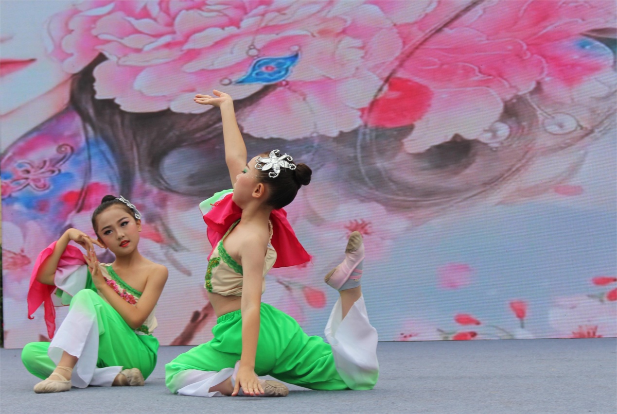 湘江新区联丰小学欢举行"六一"庆祝活动