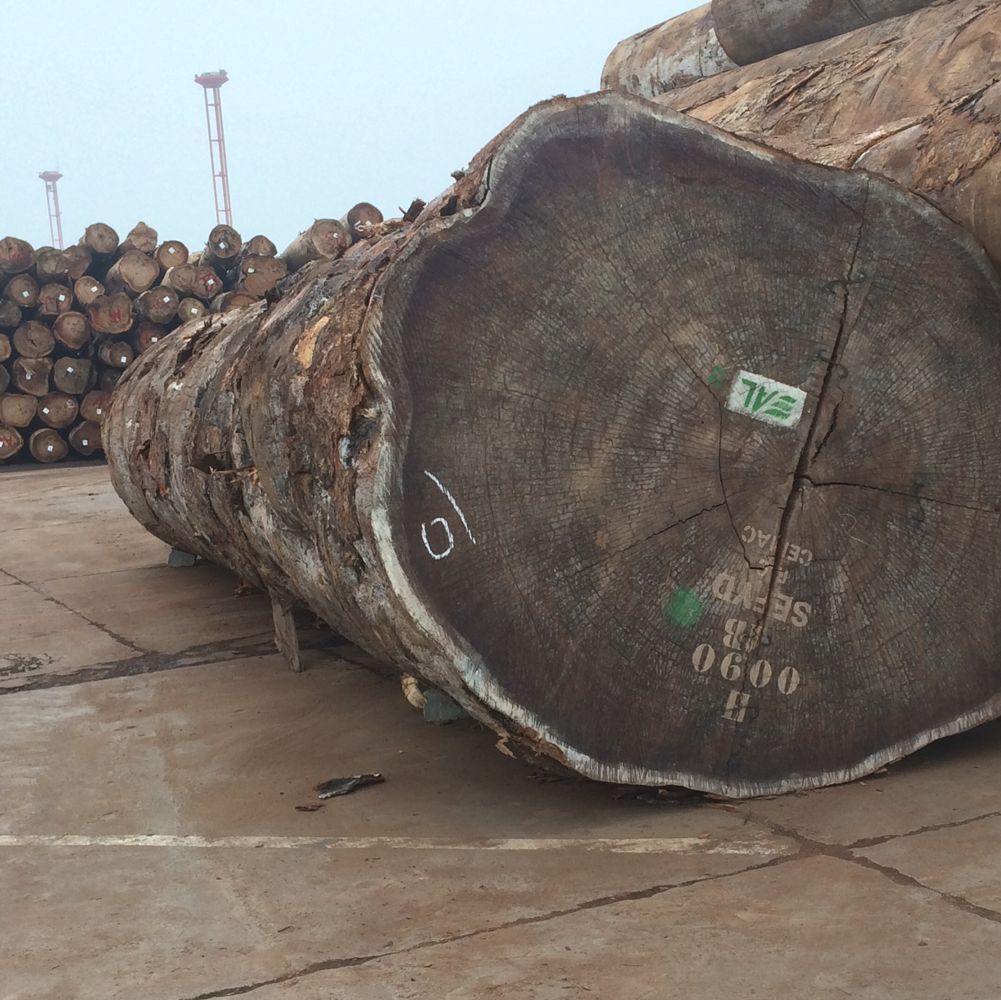 华行红木带您一分钟领略巴花家具的"六美"