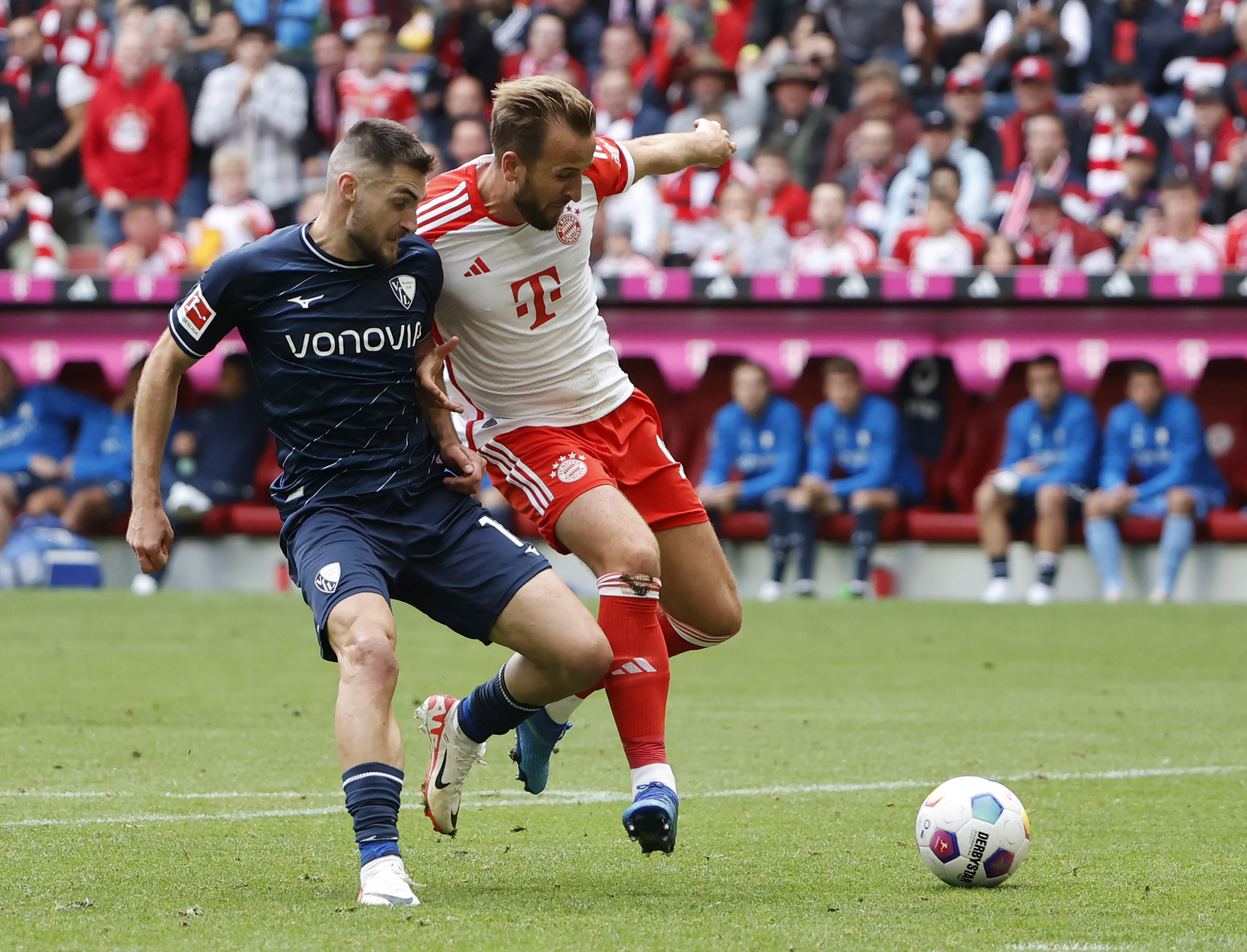 足球——德甲:拜仁胜波鸿