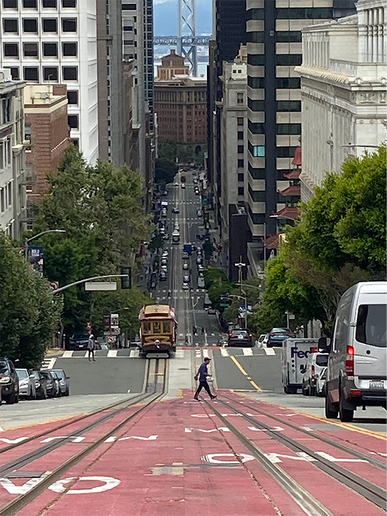 这不是特效,是旧金山斜坡住宅:价格破千万,还得先练停车绝技?