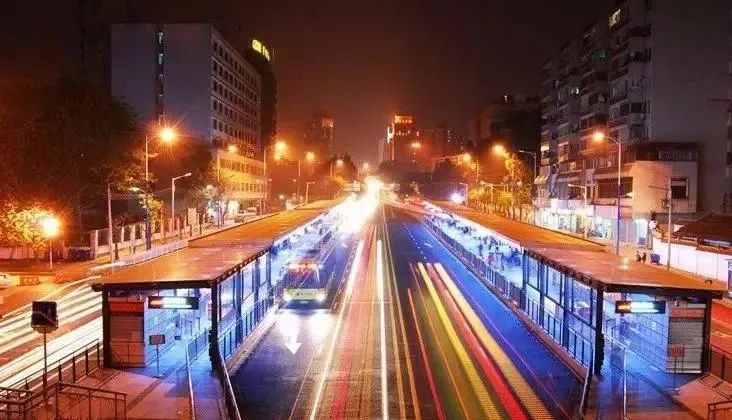 近日,有网友在人民网"领导留言板"提出,建议深圳巴士集团规划建设brt