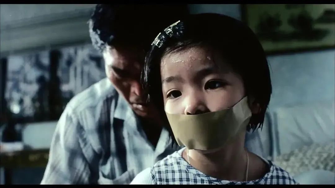 童年阴影,变态夫妻狠到骨子里,香港cult片《恐怖鸡》