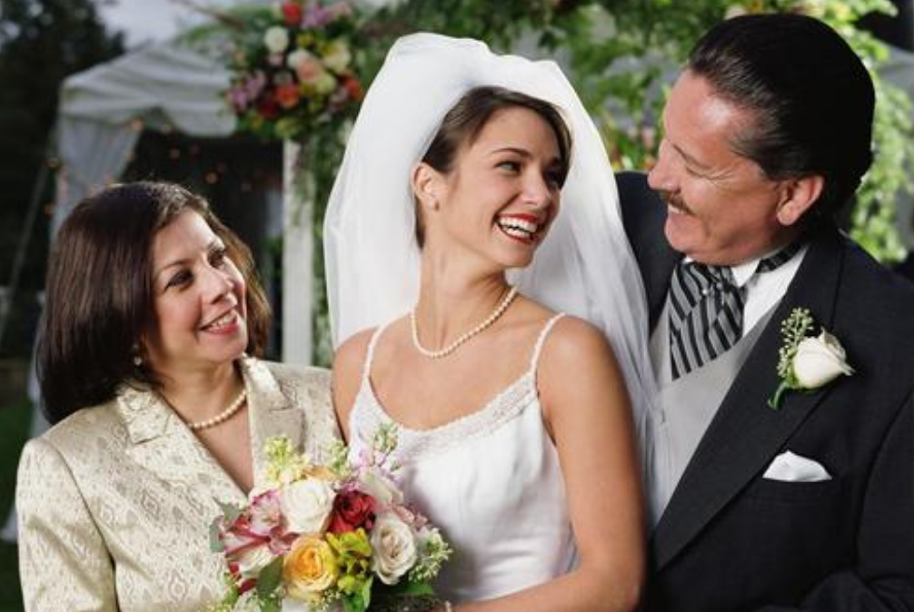 俄罗斯女性满14岁可结婚,当地女孩结婚真那么早?看完你就懂了!