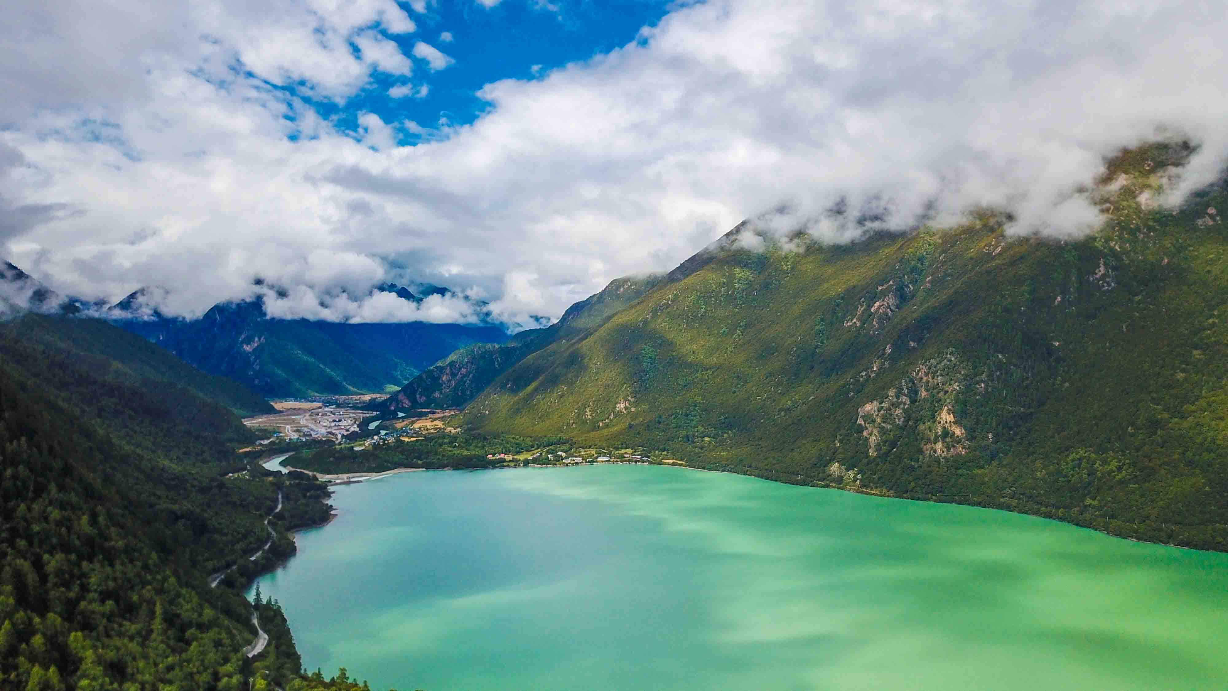 巴松措:西藏神湖,远离城市喧嚣,有世外桃源的美,收藏以后去!