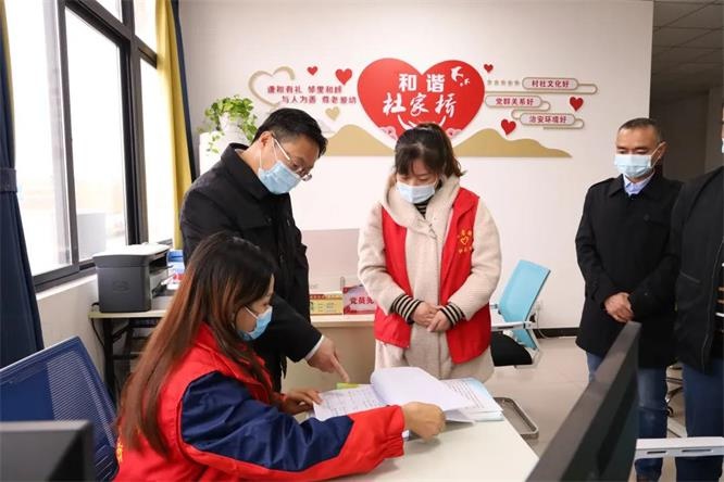 邓继红率队督导疫情防控工作