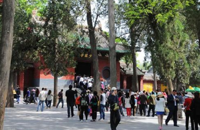 抢劫犯变成嵩山莲花寺假和尚后,杀人成瘾