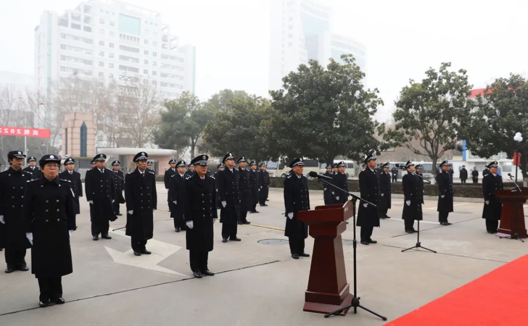 河南省公安厅隆重举行警旗升旗仪式