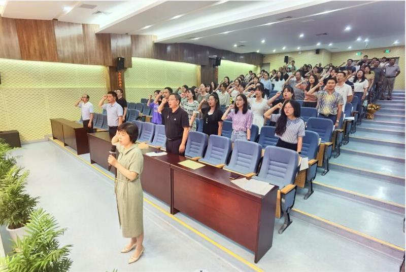 颂美烛光争绽放 一句师德守终生——漆桥中心小学召开庆祝第38个教师