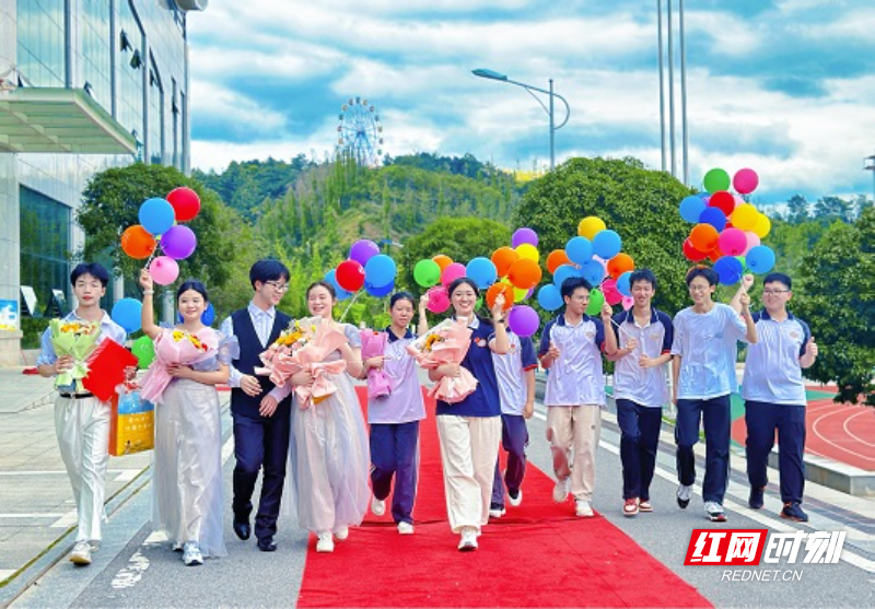 组图|临武一中:跨过时光门槛 见证青春成长