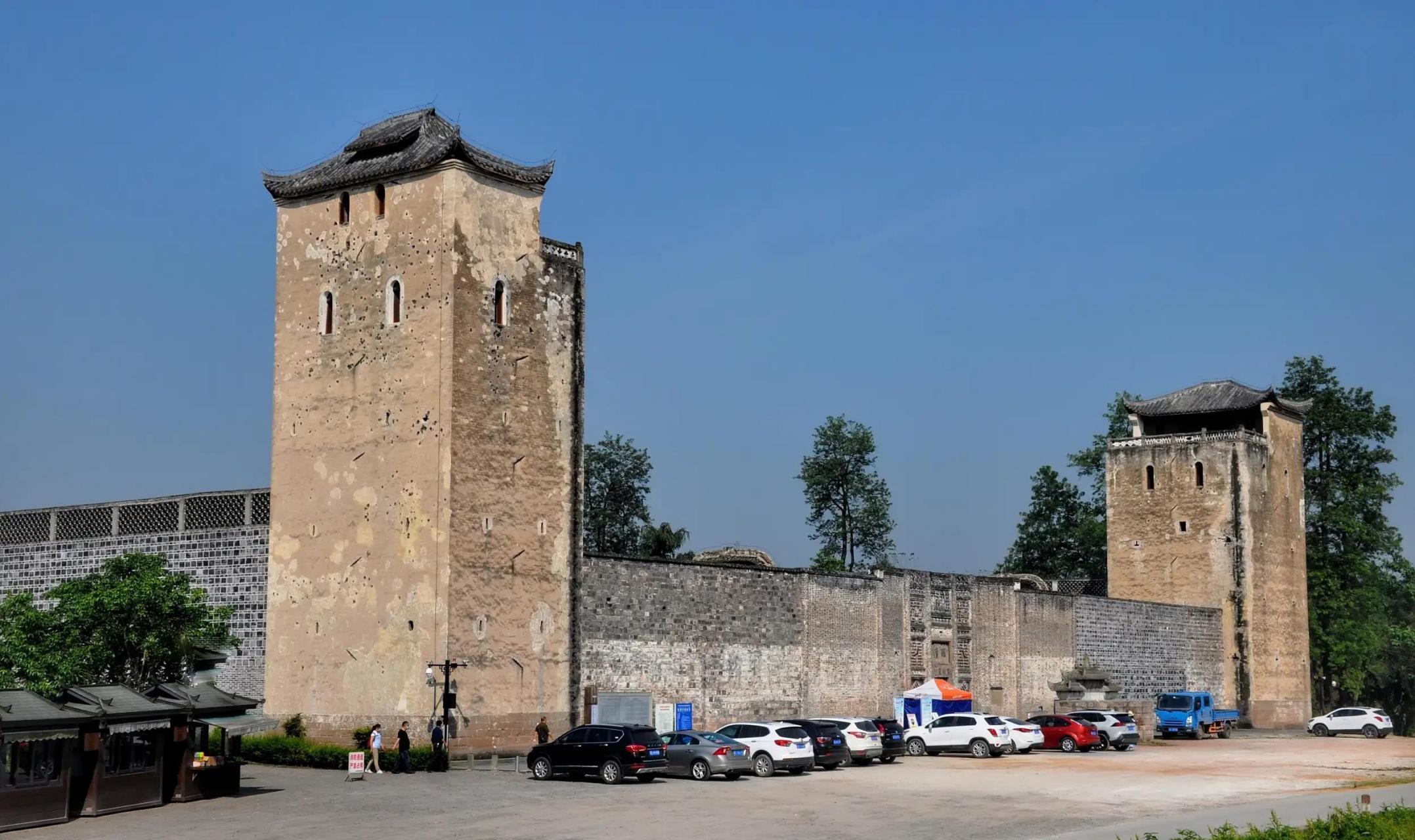 荣昌区的临县--四川泸州市泸县方洞镇,有一座川南地区最大的庄园,名字