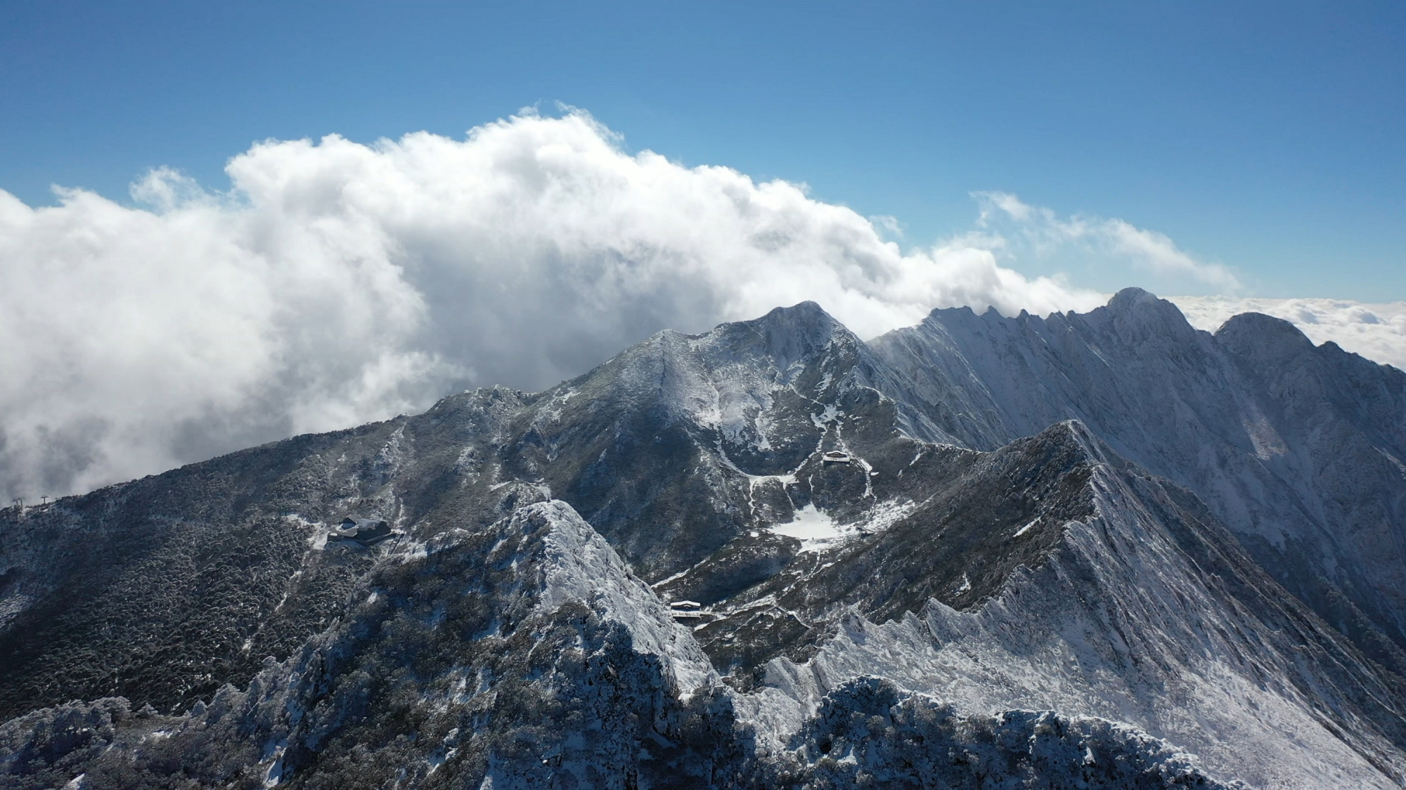 海拔5000米俯瞰,这是你未曾领略的大理苍山雪!