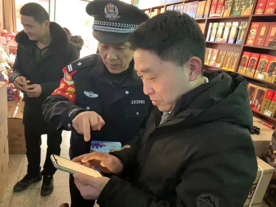 春节我在岗虎虎生威本命年虎警们的春节故事