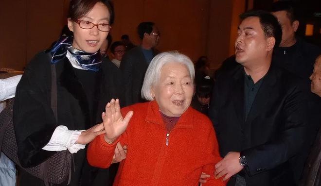 高岗夫人泣诉先夫辉煌一生