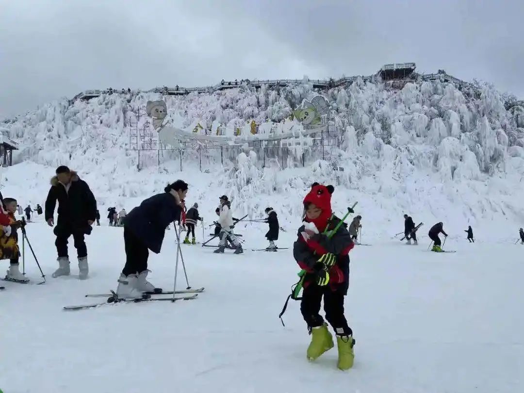 六盤水玉舍雪山滑雪場開門啦!