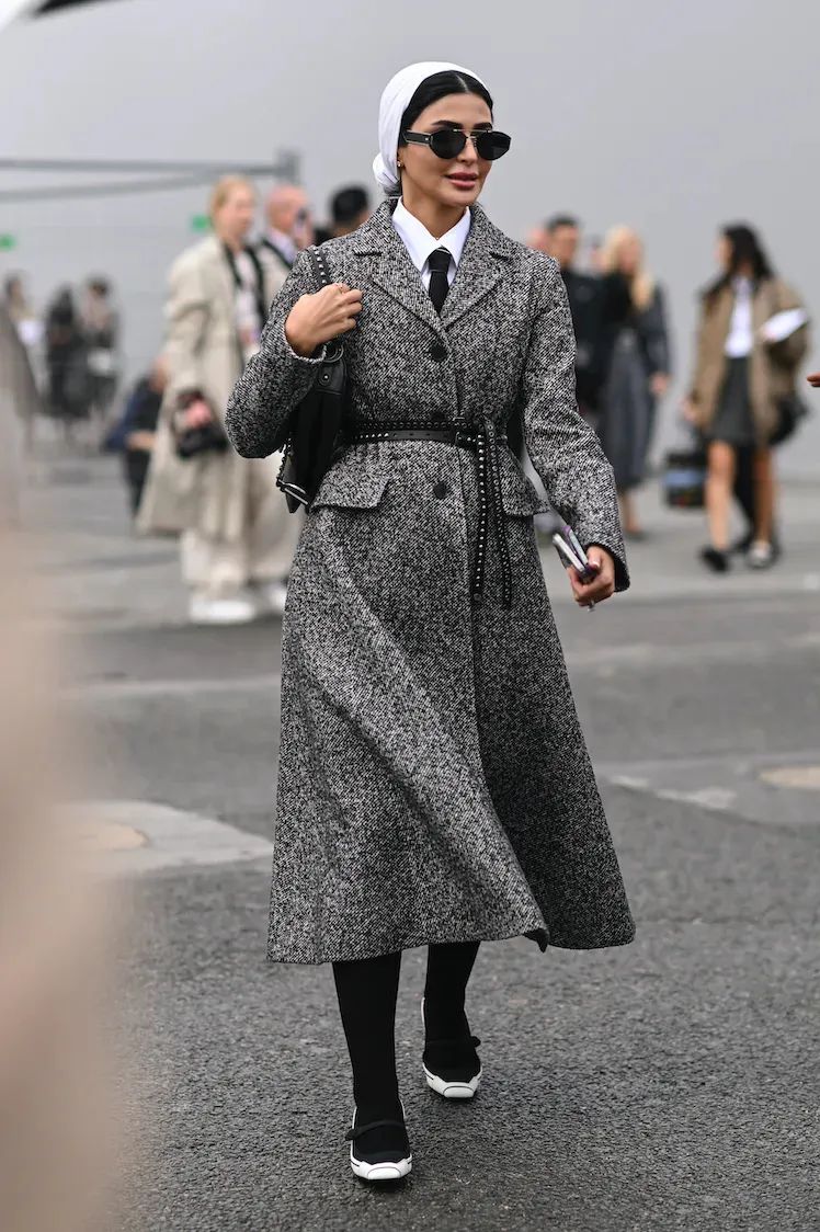 这个风那个风终于不灵了不打算买新衣服的女人们都学起了穿搭底层逻辑