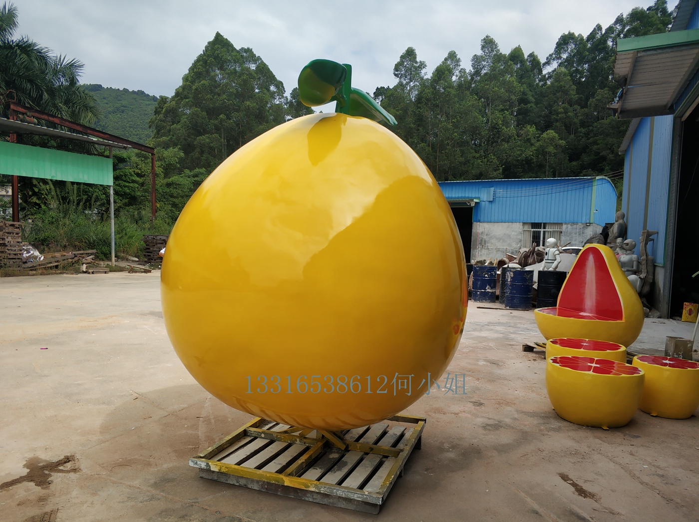 金秋十月柚见到玻璃钢大金柚雕塑出来撩我们