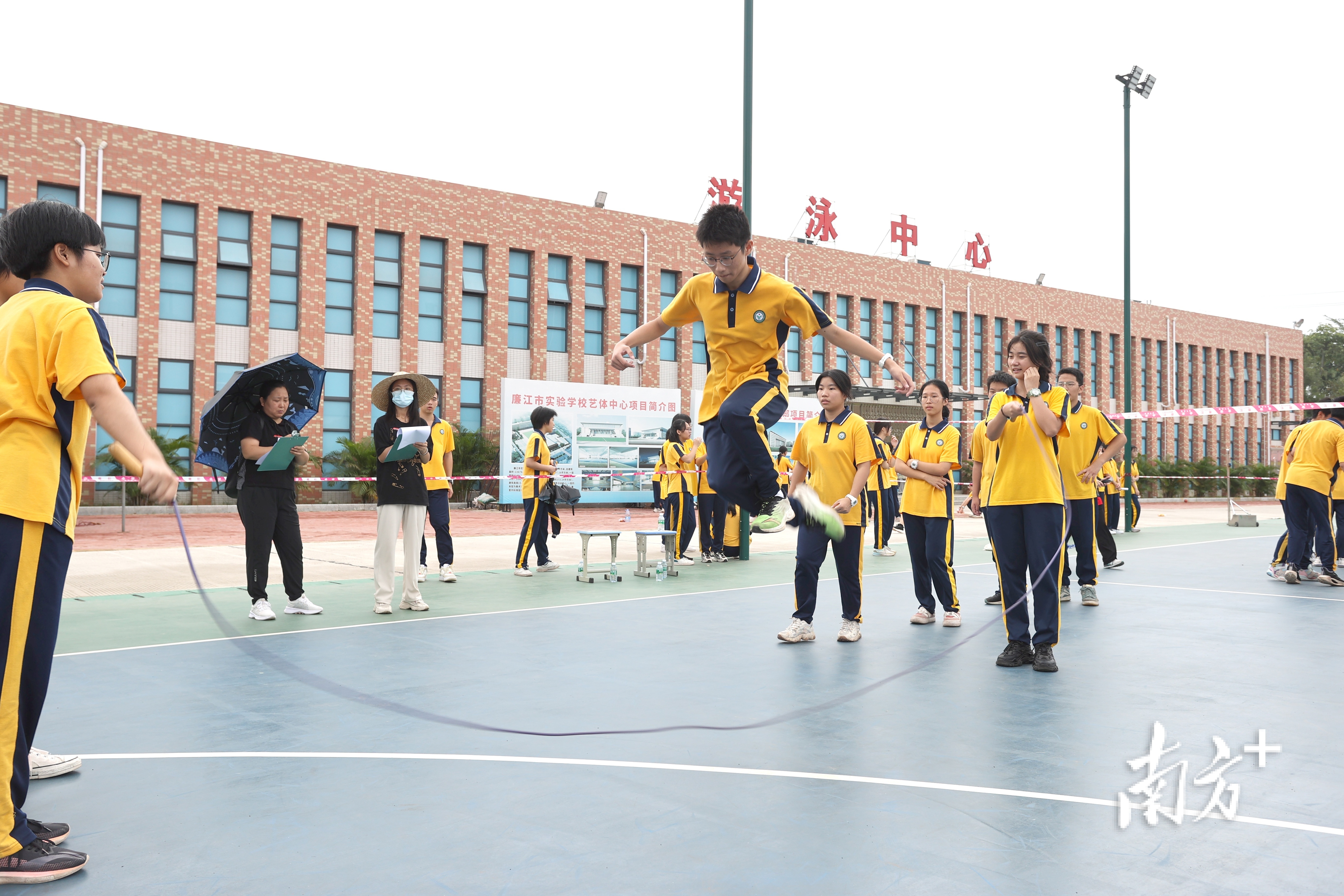 廉江市实验中学图片