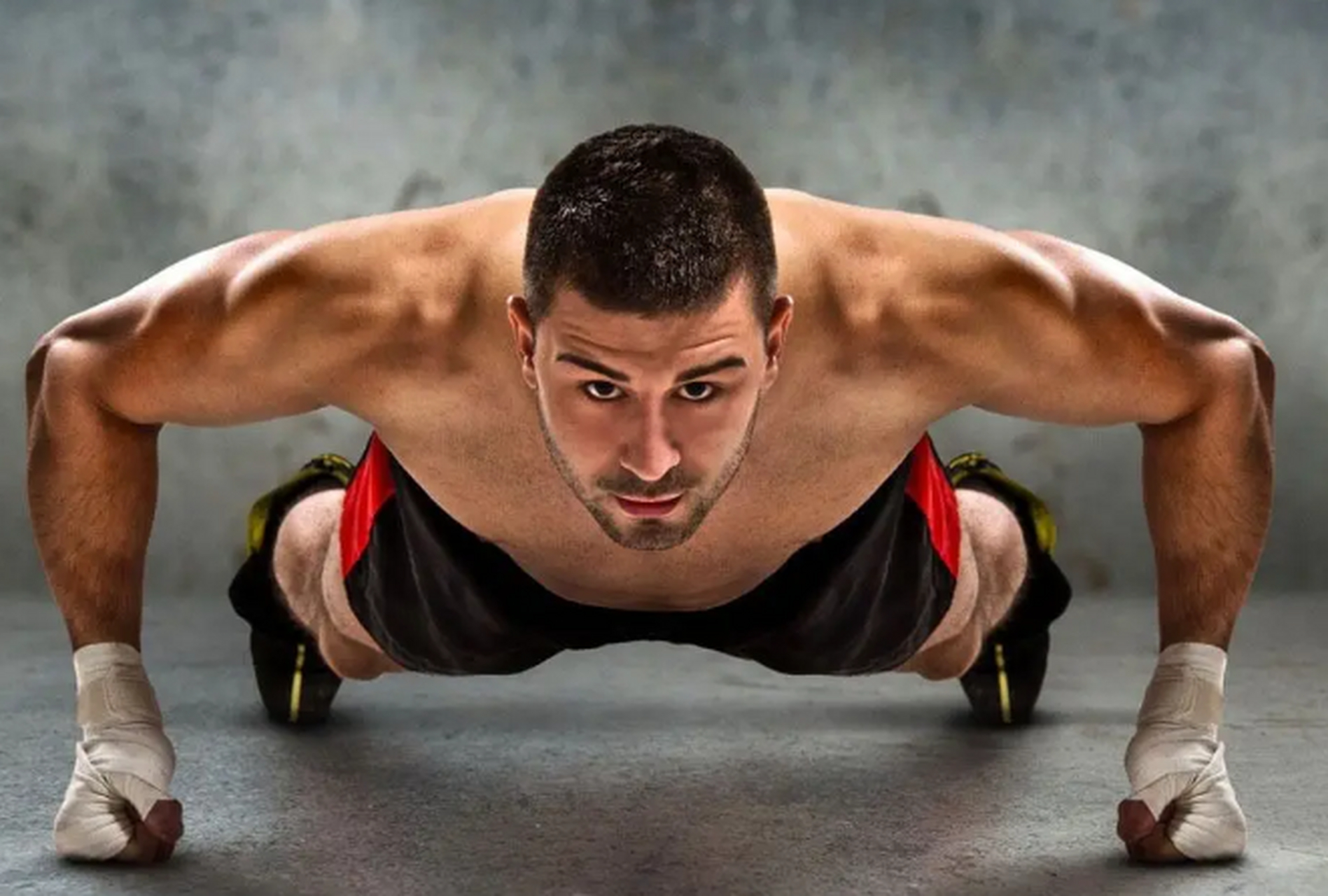 为何都推荐男人练俯卧撑?每天若是能做50个,有6个好处到来!