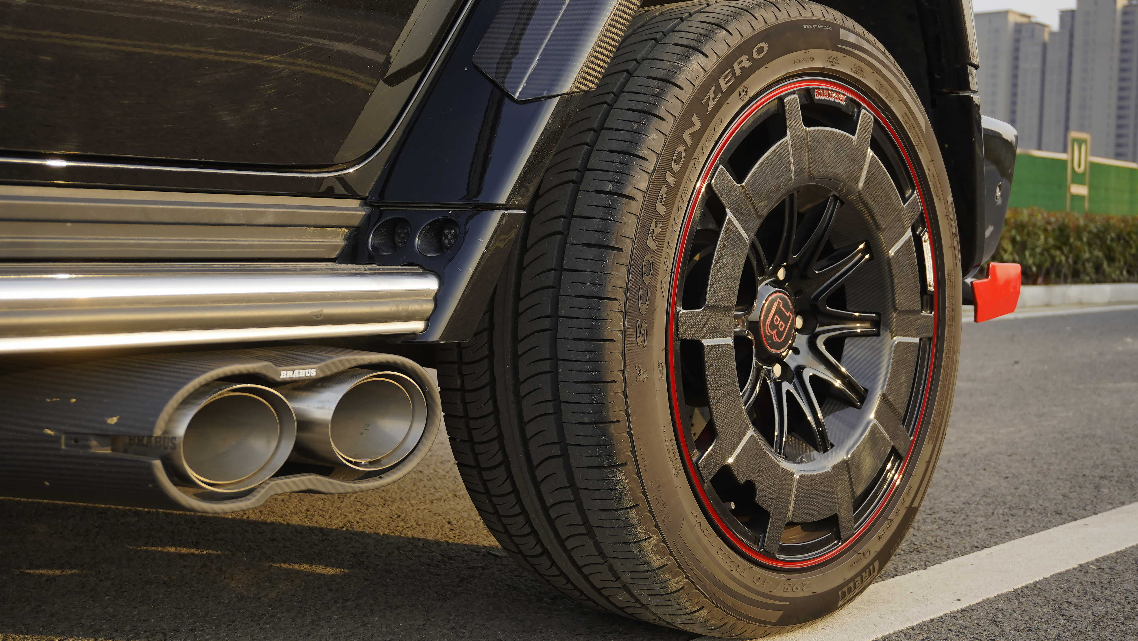 奔驰g63升级巴博斯g900火箭限量版套件!