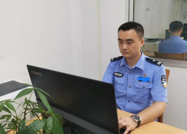 邓小东:退役不褪本色 换装不换初心