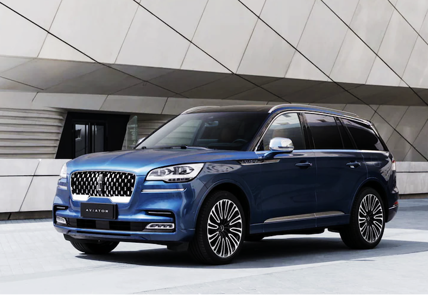 破局中大型suv,起售价50.08万元的2023款林肯飞行家性价比明显!