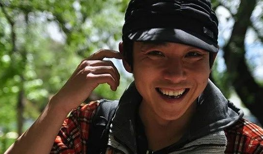 丁真背后的高人,写14万字情书追康巴少女,却被对方拒绝