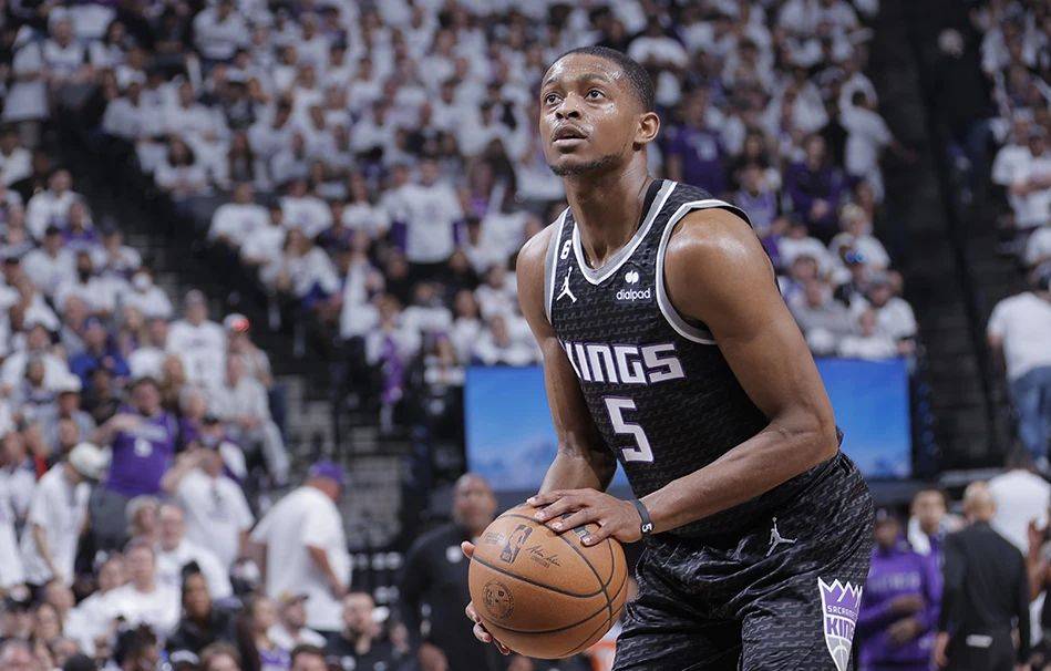 nba/ 福克斯38分力压库里30 6 国王险胜勇士季后赛拔头筹