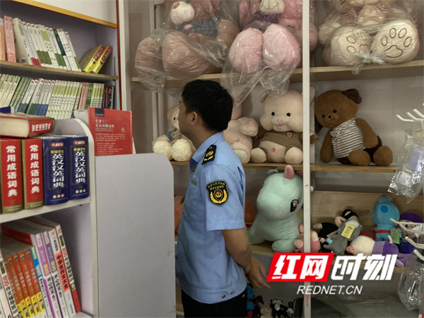 慈利县江垭镇:开展"扫黄打非"日常巡查,筑牢文化市场安全防线