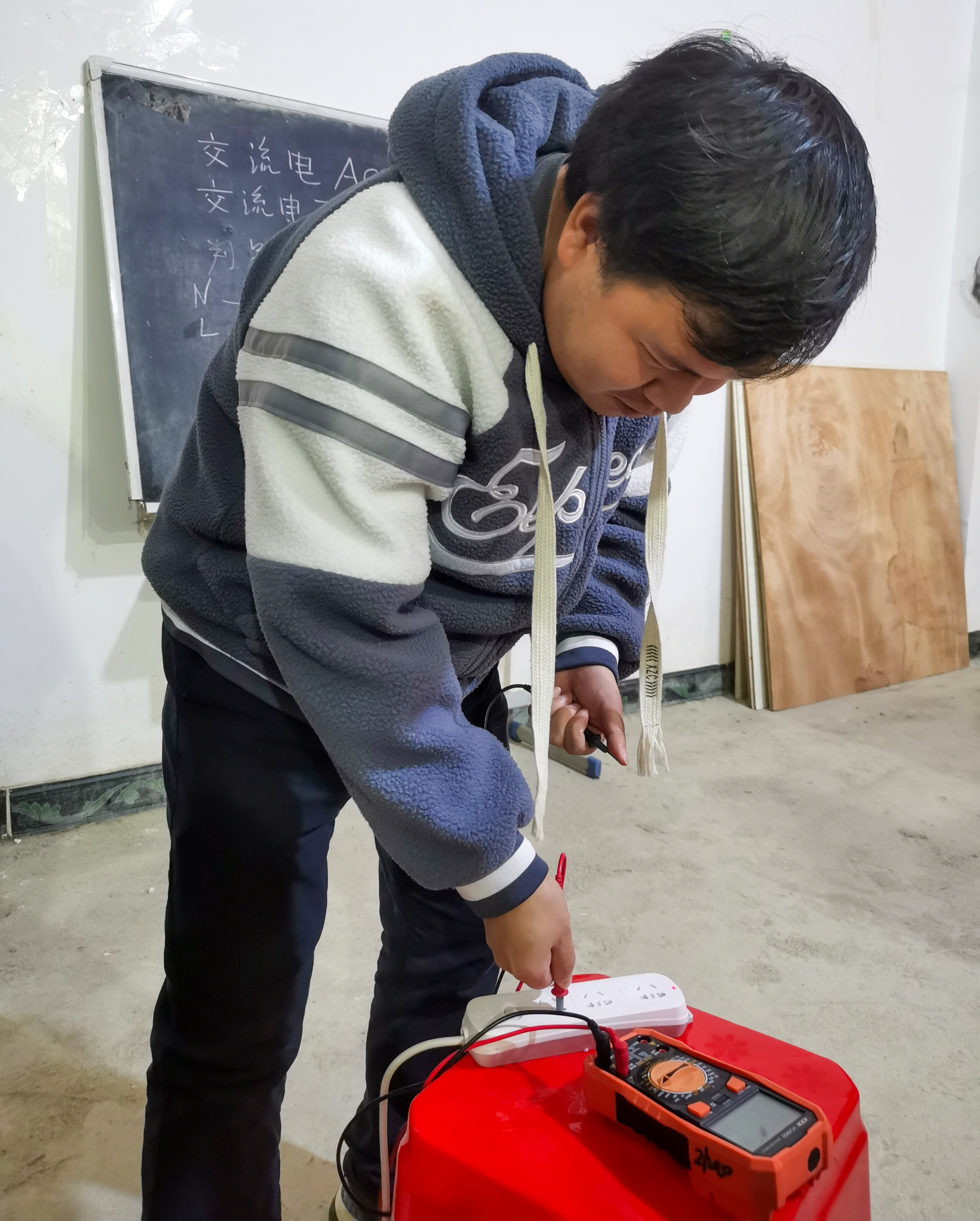 织金县茶店乡:电工培训点燃农民致富梦