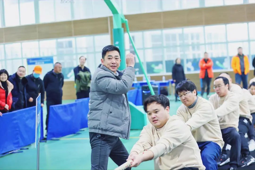 铆足劲头!这里在比"拧成一股绳"