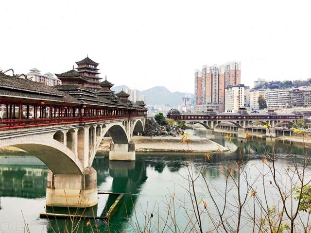 黔东南的锦屏风雨桥,少数民族风情的独特魅力