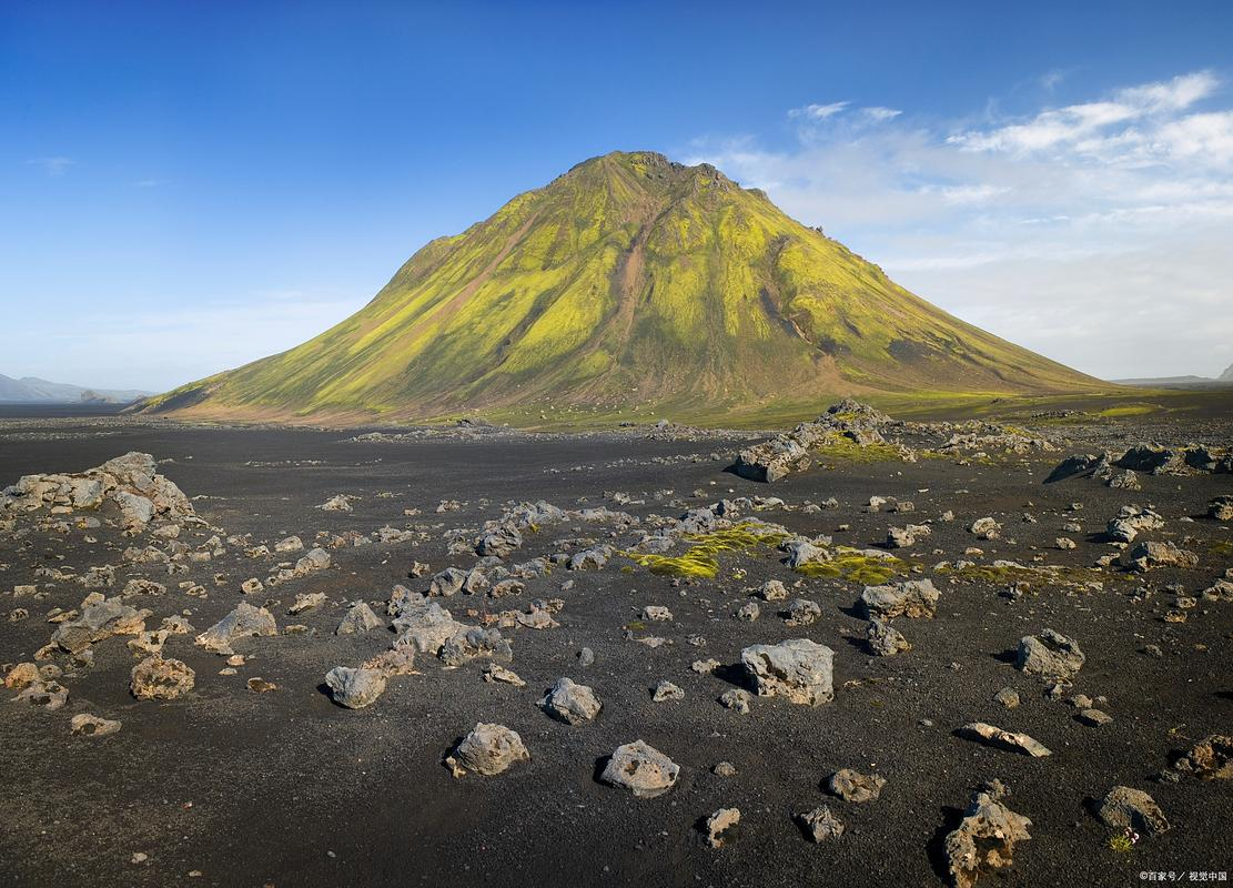 探秘中国三大火山湖:独特魅力与形成奥秘