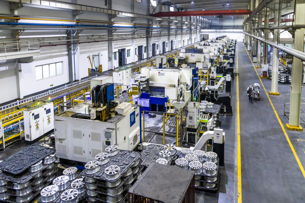 图片新闻|日夜生产赶制订单,企业开足马力冲刺四季度