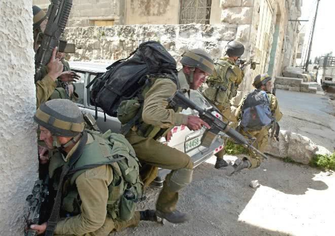 以色列野小子特种部队突袭乌干达机场,仅指挥官牺牲,其余凯旋