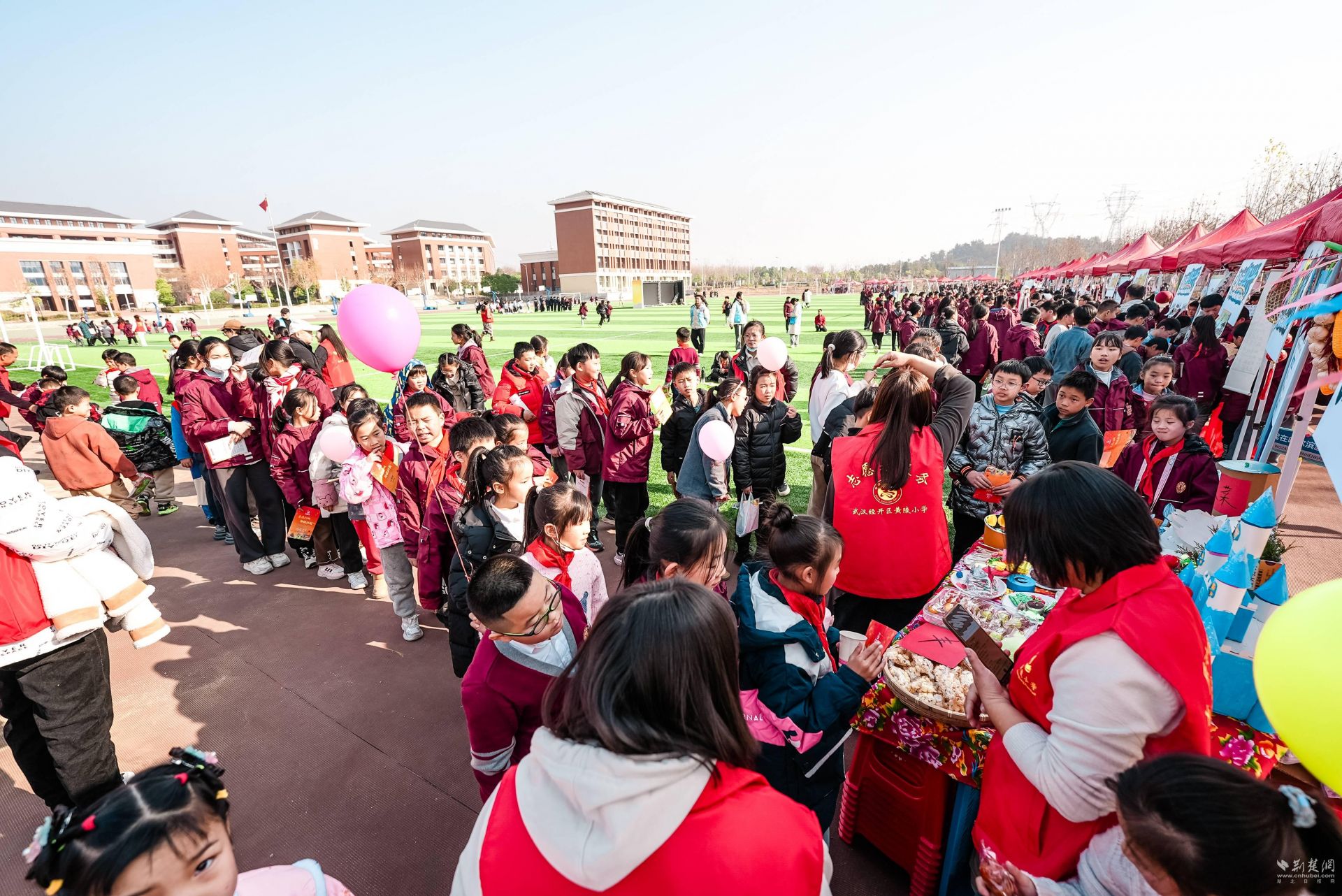 小小校园跨越山海 小学生游历城市文化迎新年