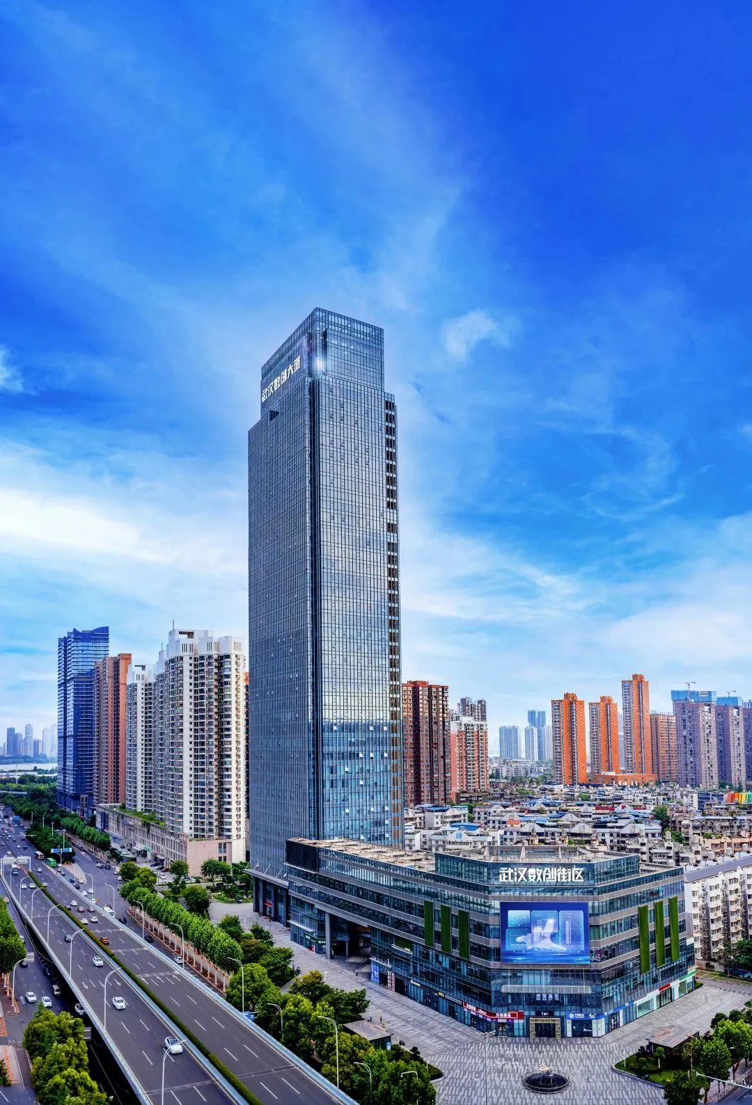 碳汇大厦▲武汉数创大厦▲"黄鹤楼星空"计划▲武昌区科创母基金