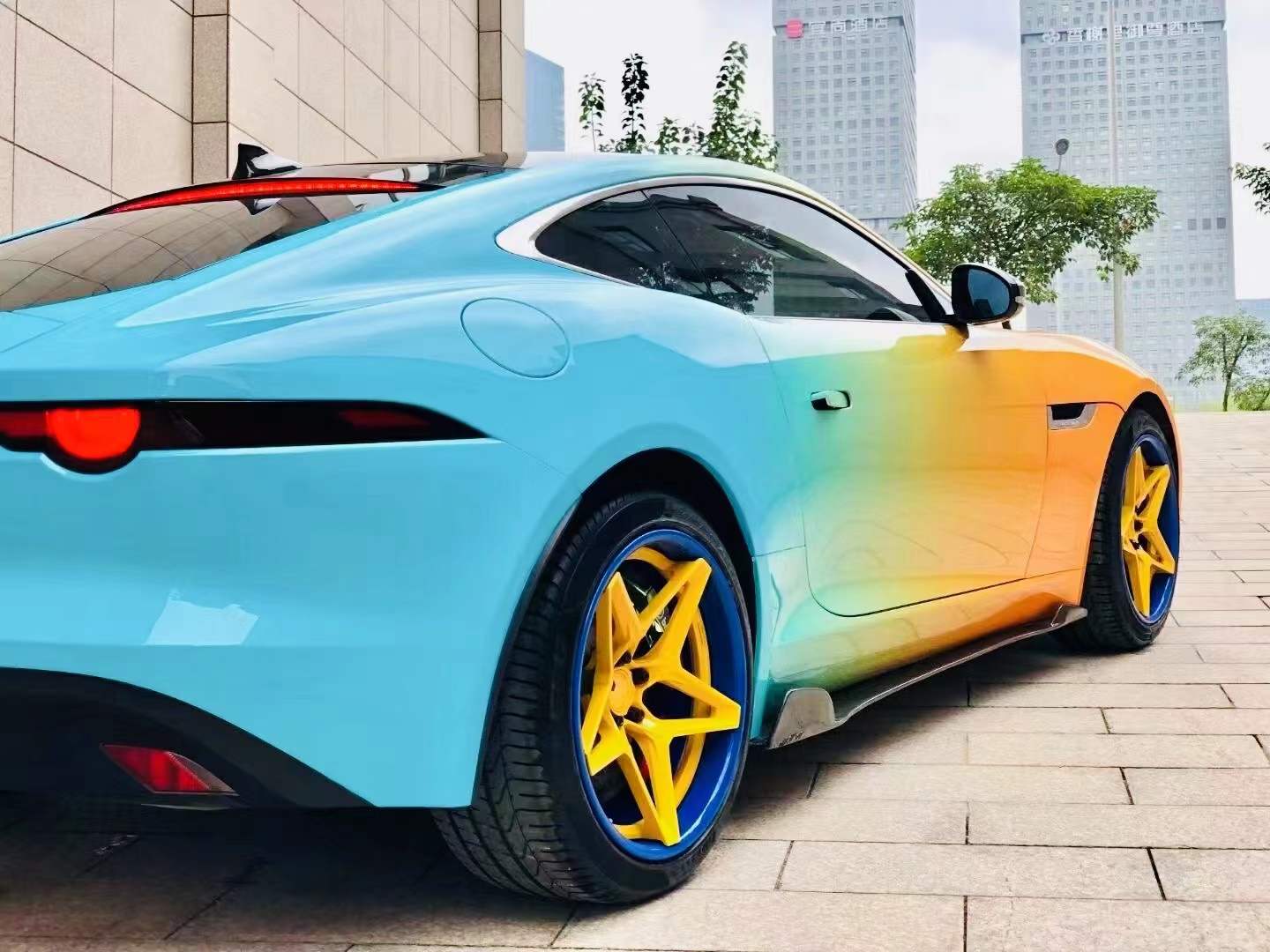 阿呆车服·漆面改色膜——猎豹橙蓝渐变