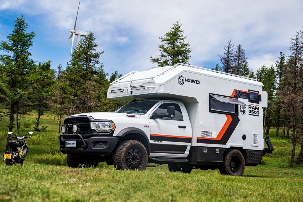 旅美灵域5500s四驱越野房车高端越野旅行缔造者!