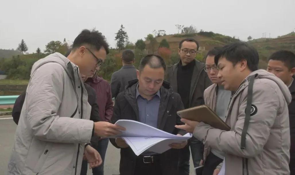 紫云:杨坚带队调研全县重点项目建设工作