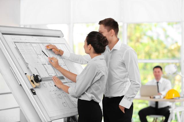 怎么看待设计院"年轻人做方案,老员工画施工图"的现象?