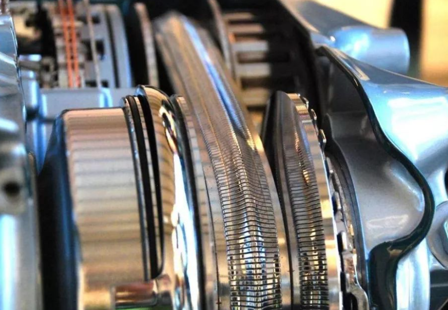 cvt变速箱,全称为无级变速器无级自动变速箱,其钢带的正常使用寿命