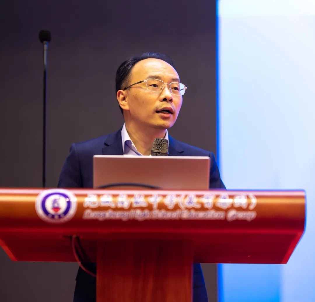 开学第一课|龙城高级中学校长姚亮:你我都是追梦人