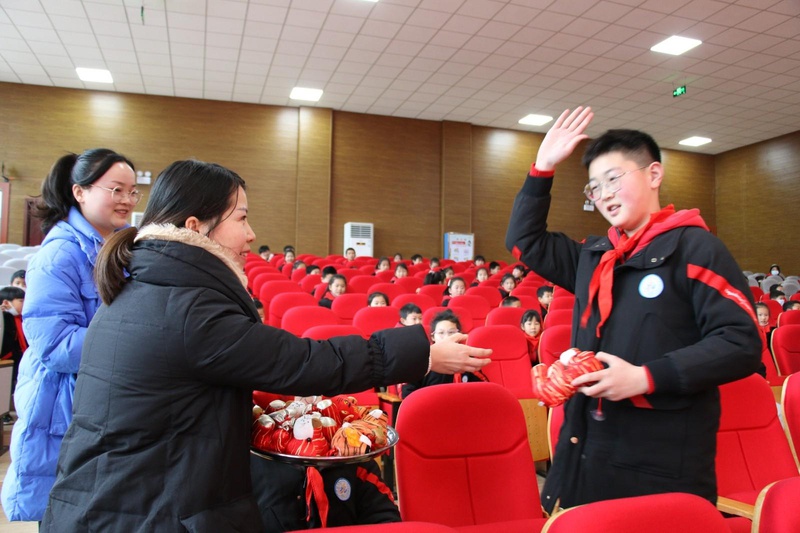 常德市鼎城区永安小学:开学典礼乐互动 萌娃夺"虎"嗨翻天