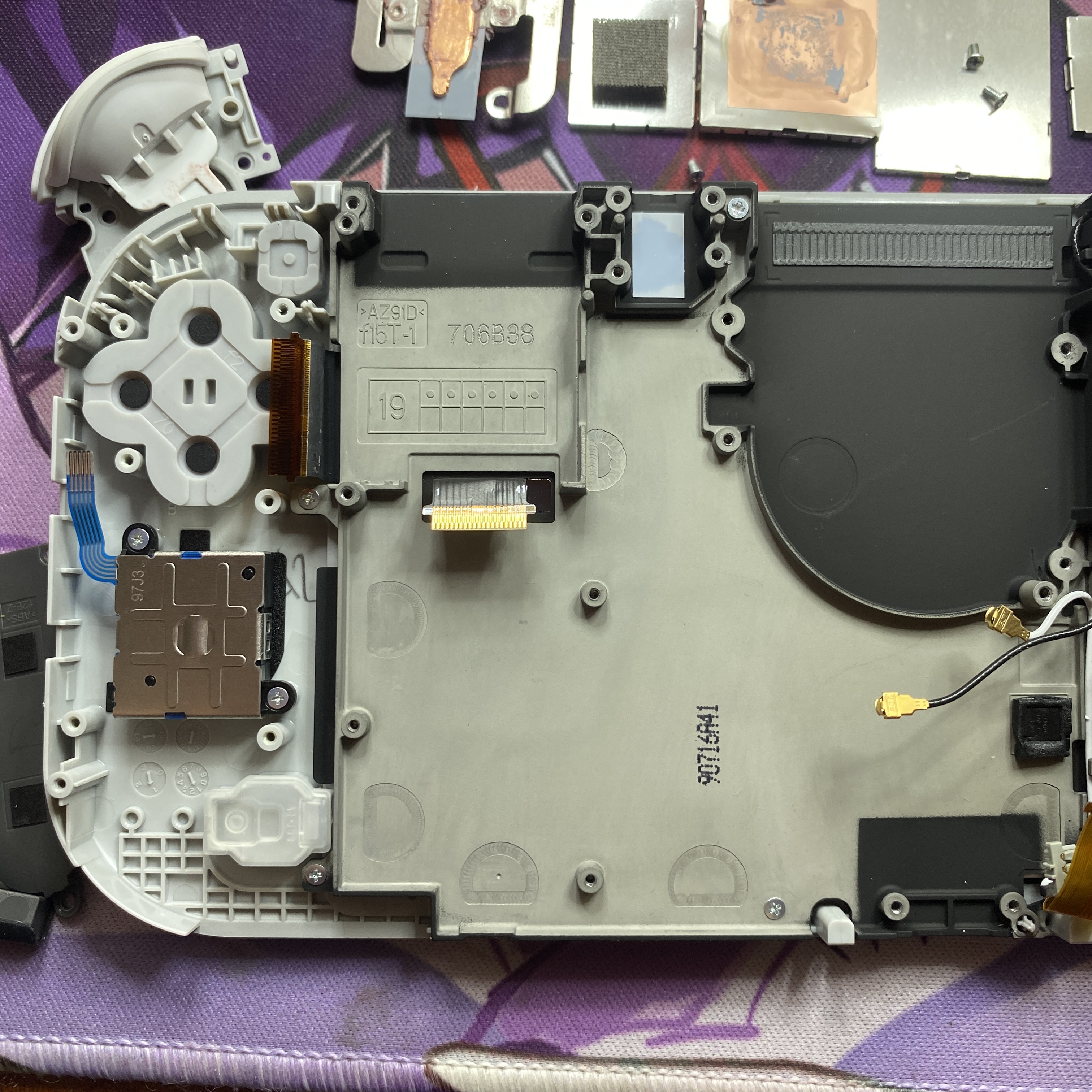 switchlite原装主板和零件拆解图