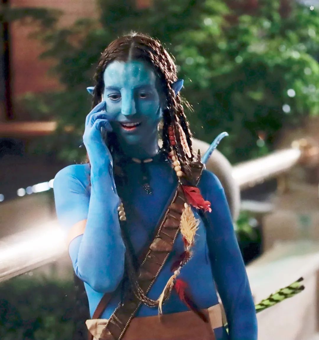 是的,安妮海瑟薇cos阿凡达女主了