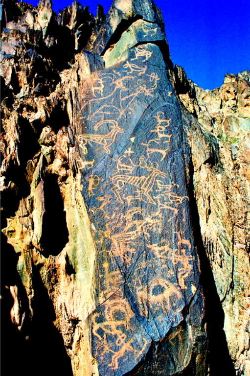 阴山岩画群▲大坝图沟古城遗址(高阙塞)高明志/摄▲鸡鹿塞古城遗址