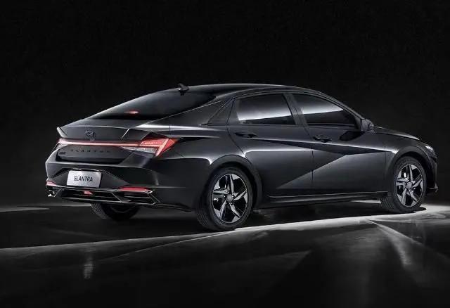 第8代现代伊兰特实拍!轿跑造型 黑武士套件,新增1.5t引擎