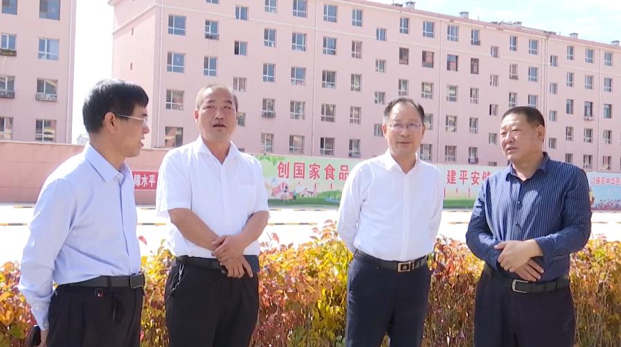 市园林服务中心主任董永祥来卓资县调研园林绿化工作